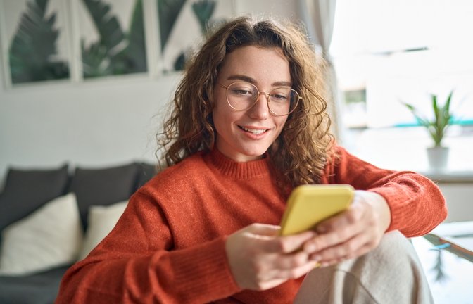 Stiftung Warentest hat Smartphones getestet - darunter auch günstige Modelle. (Symbolbild)<span class='image-autor'>Foto: insta_photos/ Shutterstock</span>