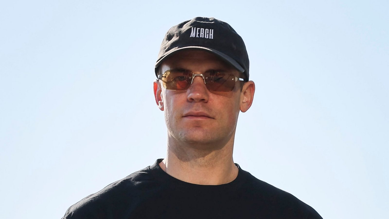Daumen hoch am Strand: Wird dieses Zeichen von Manuel Neuer in Chicago auch für die WM-Generalprobe gegen die USA gelten?Foto: Christian Charisius/dpa Daumen hoch am Strand: Wird dieses Zeichen von Manuel Neuer in Chicago auch für die WM-Generalprobe gegen die USA gelten?Foto: Christian Charisius/dpa