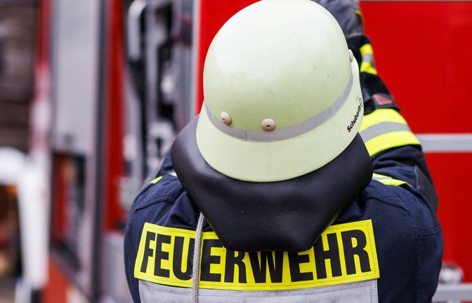 Die Feuerwehr rückte zum Brandort aus. (Symbolbild)<span class='image-autor'>Foto: Philipp von Ditfurth/dpa</span>