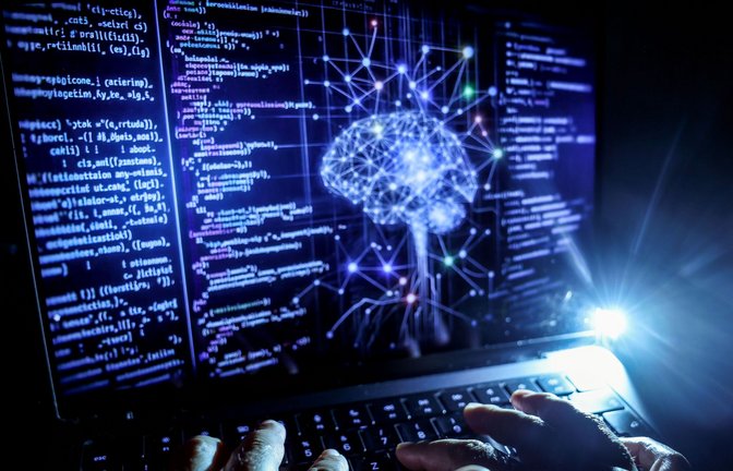 Künstliche Intelligenz kommt in immer mehr Industriebetrieben zum Einsatz. (Symbolbild)<span class='image-autor'>Foto: Oliver Berg/dpa</span>