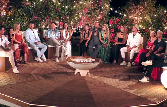 Finale bei "Love Island VIP" 2025: Die Ex-Islander wählen, welches Couple als Sieger nach Hause fliegt.<span class='image-autor'>Foto: RTLZWEI</span>