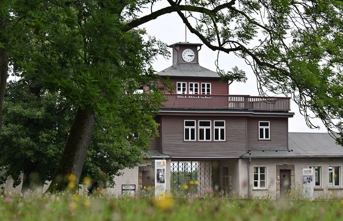 Zwei Verbände kritisieren einen geplanten Auftritt des Kulturstaatsministers Wolfram Weimer beim Gedenken an die Befreiung des Konzentrationslagers Buchenwald. (Archivbild)<span class='image-autor'>Foto: Martin Schutt/dpa</span>