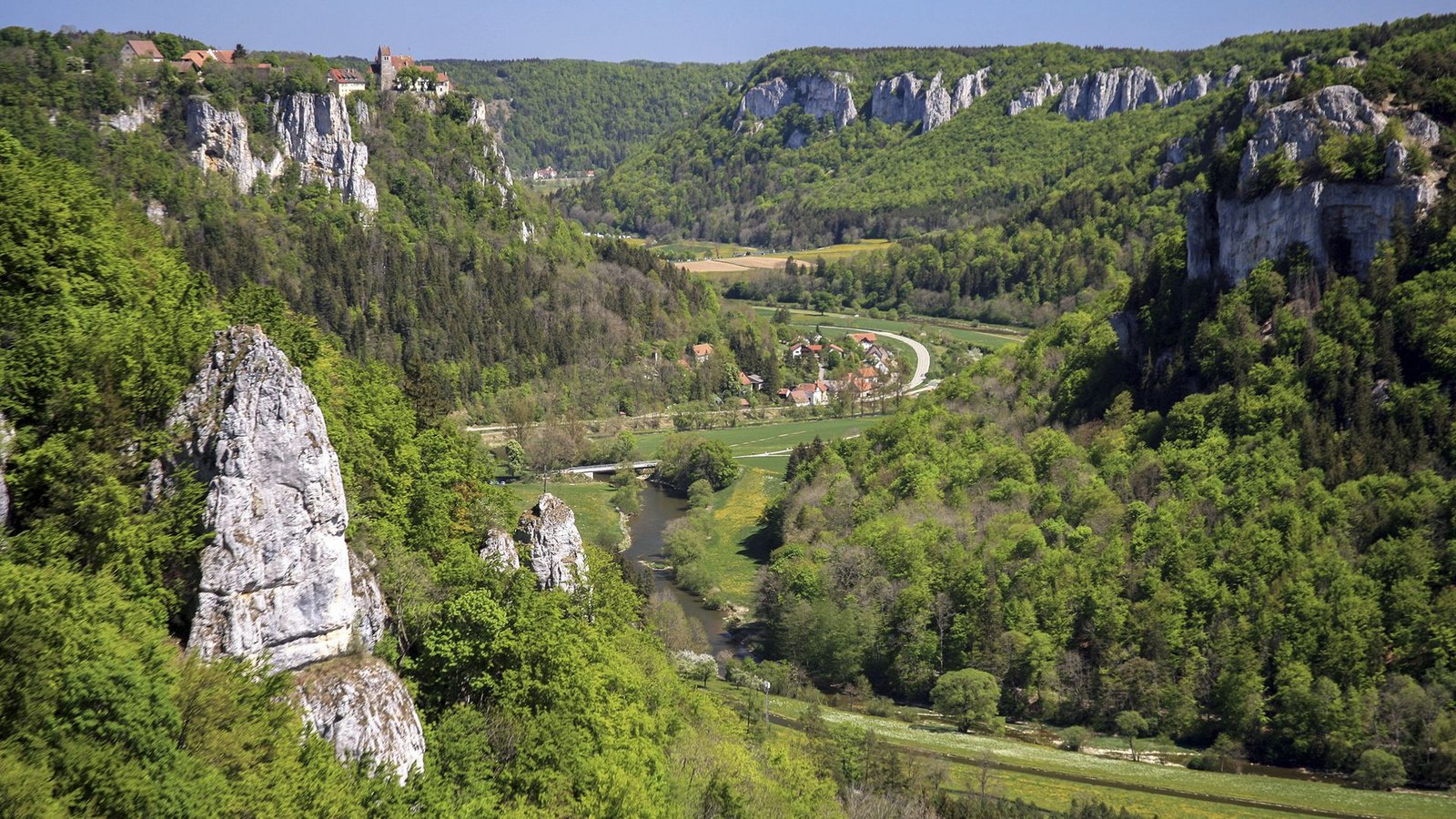 Der Ausblick vom Eichfelsen ins Obere Donautal ist einzigartig.Foto: Tourismusverband/Thomas Bichler Der Ausblick vom Eichfelsen ins Obere Donautal ist einzigartig.Foto: Tourismusverband/Thomas Bichler