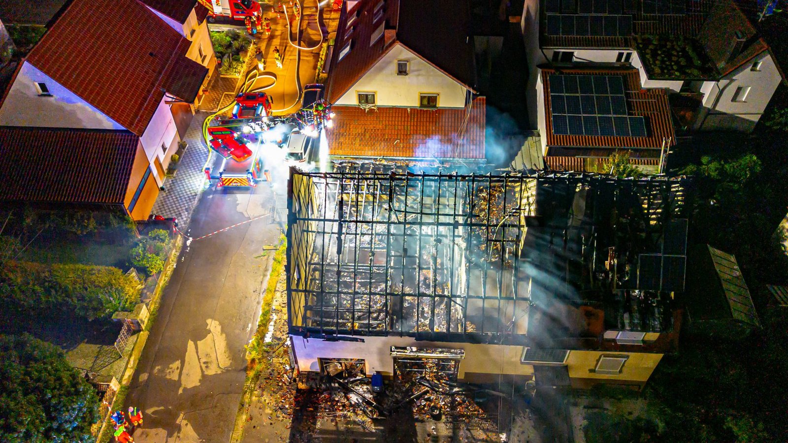 Ein Gebäude in Metzingen ist vollständig ausgebrannt.Foto: 7aktuell.de//Alexander Hald Ein Gebäude in Metzingen ist vollständig ausgebrannt.Foto: 7aktuell.de//Alexander Hald