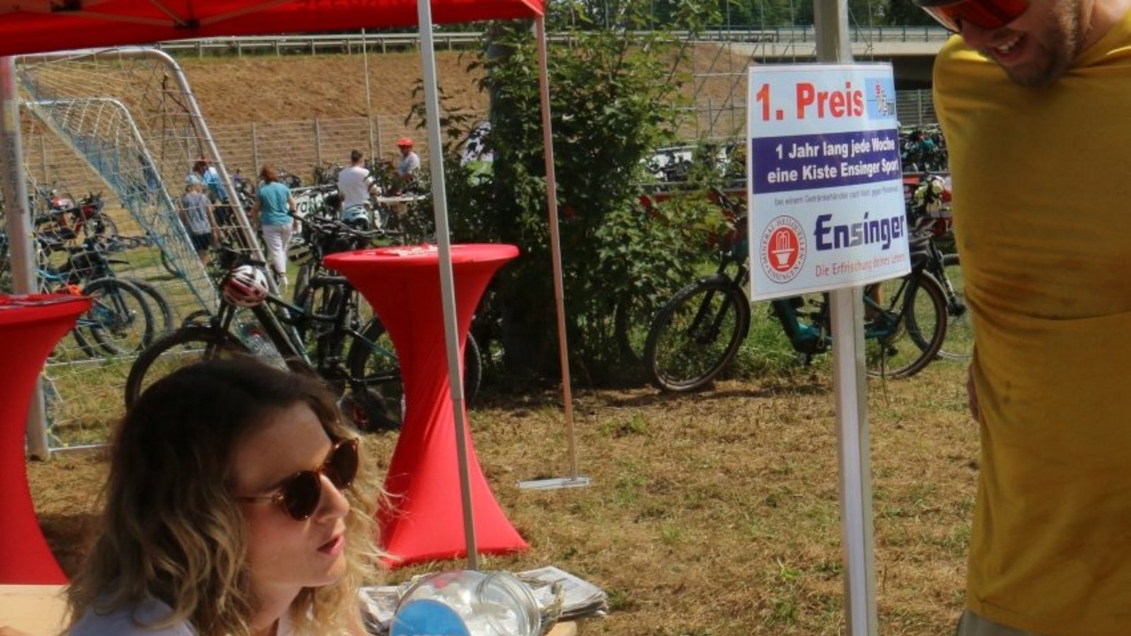 Lenn Schwarz holt seine Urkunde ab. Lenn Schwarz holt seine Urkunde ab.