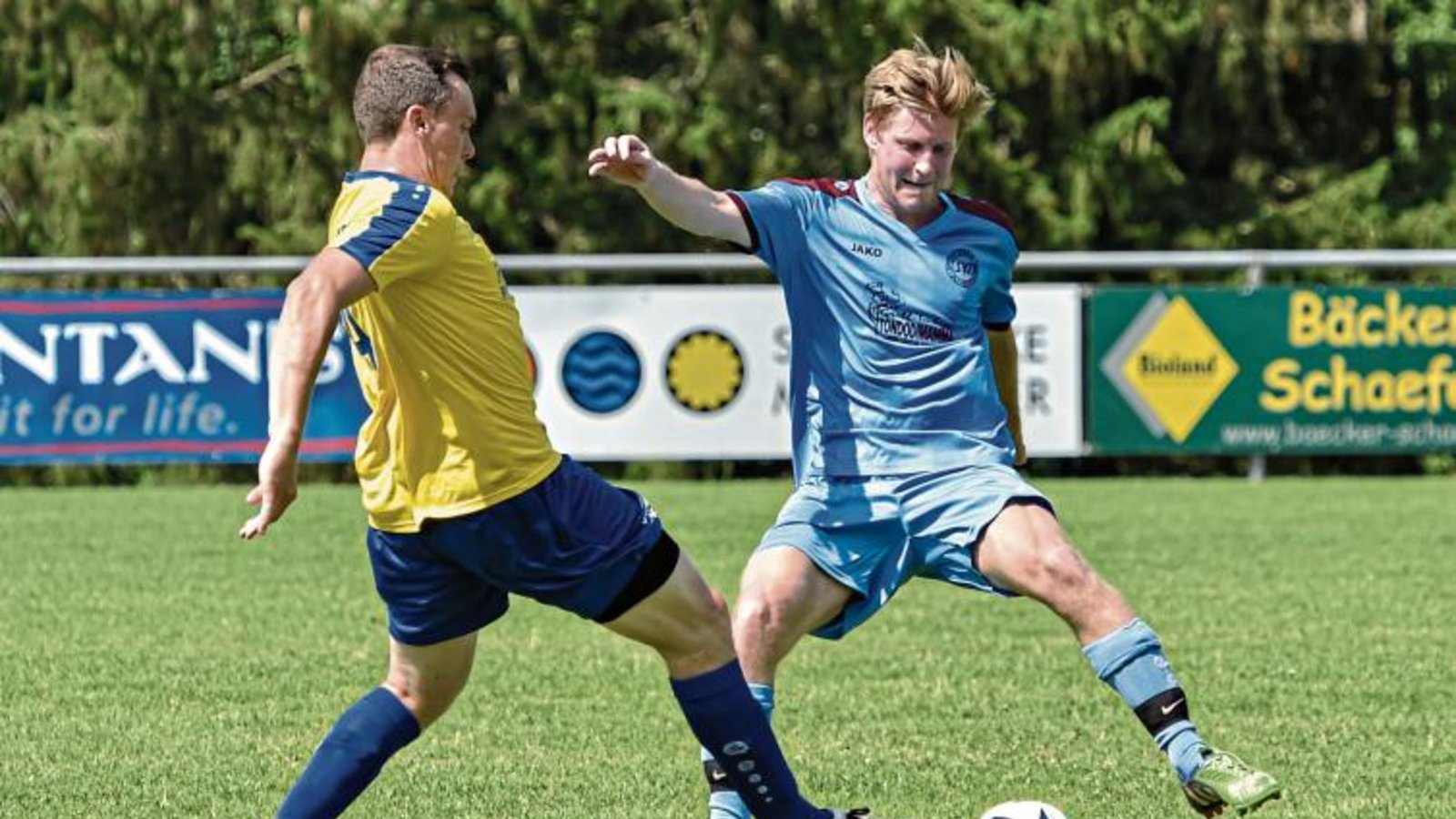 Eine intensive Trainingswoche liegt hinter dem SV Illingen (rechts Daniel Brenner), der mit Kleinglattbach und Lomersheim gleich zwei richtig dicke Brocken zu bewältigen hat. Foto: Leitner Eine intensive Trainingswoche liegt hinter dem SV Illingen (rechts Daniel Brenner), der mit Kleinglattbach und Lomersheim gleich zwei richtig dicke Brocken zu bewältigen hat. Foto: Leitner