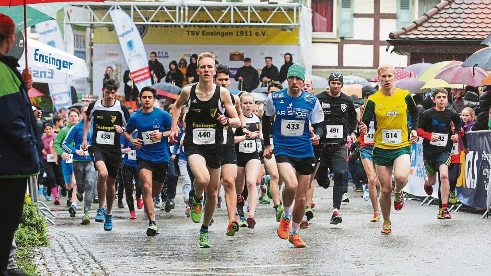 Die Organisatoren des Ensinger Laufcups hoffen auf mehr Wetterglück als im vergangenen Jahr beim Start des Fünf-Kilometer-Wettbewerbs. Foto: Küppers Die Organisatoren des Ensinger Laufcups hoffen auf mehr Wetterglück als im vergangenen Jahr beim Start des Fünf-Kilometer-Wettbewerbs. Foto: Küppers