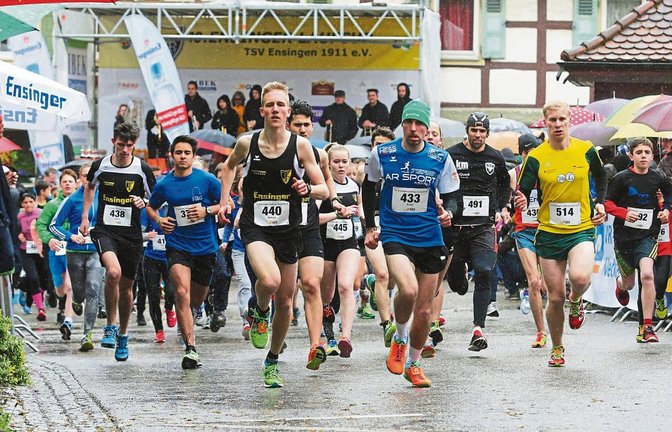Die Organisatoren des Ensinger Laufcups hoffen auf mehr Wetterglück als im vergangenen Jahr beim Start des Fünf-Kilometer-Wettbewerbs. Foto: Küppers