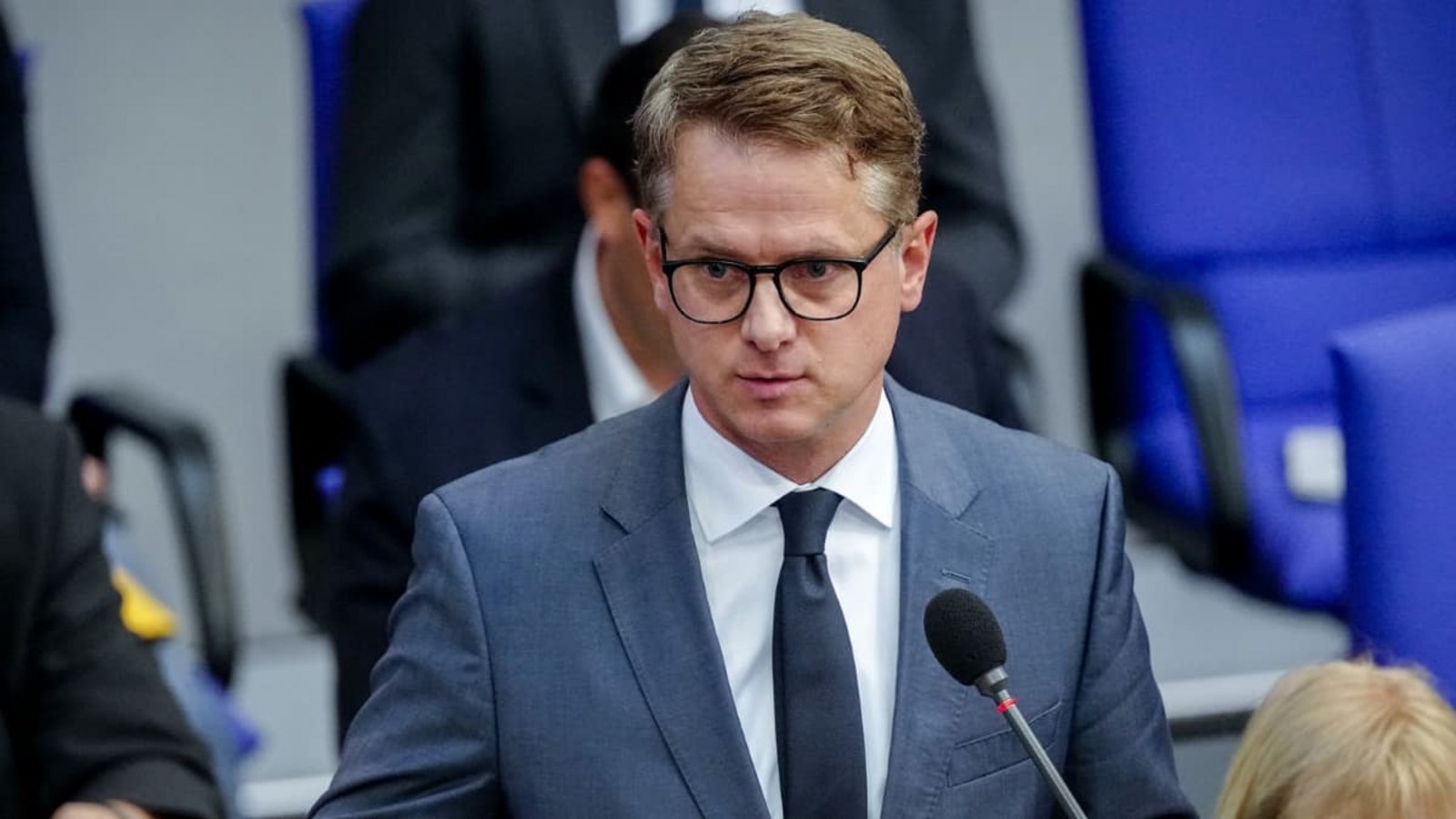 Gesundheitsminister Carsten Linnemann (CDU) hat die Forderung des Koalitionspartners SPD nach einer Deckelung der Eigenanteile bei der Pflege kategorisch zurückgewiesen (Archivfoto).Kay Nietfeld/dpa Gesundheitsminister Carsten Linnemann (CDU) hat die Forderung des Koalitionspartners SPD nach einer Deckelung der Eigenanteile bei der Pflege kategorisch zurückgewiesen (Archivfoto).Kay Nietfeld/dpa