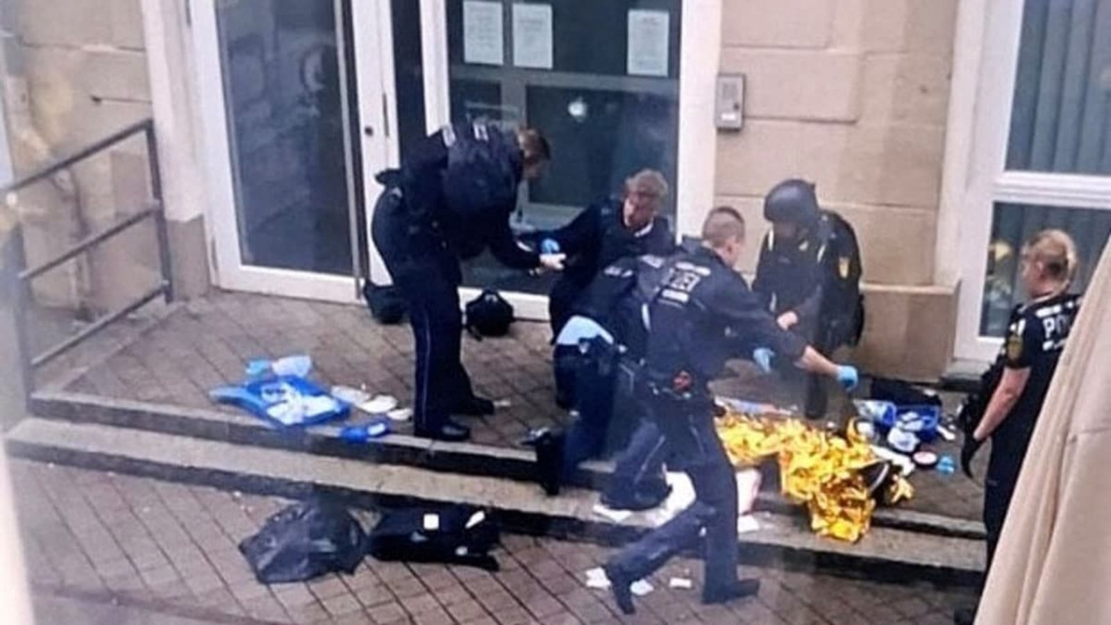 Schusswechsel in Tuttlingen: In der Rathausstraße kommt es zu einem Polizeieinsatz.Christian Klemm/dpa Schusswechsel in Tuttlingen: In der Rathausstraße kommt es zu einem Polizeieinsatz.Christian Klemm/dpa