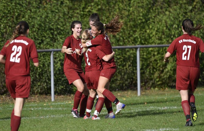 Große Freude bei den Spielerinnen des SV Horrheim über den ersten Erfolg nach drei sieglosen Partien. <span class='image-autor'>Foto: Archiv/Leitner</span>
