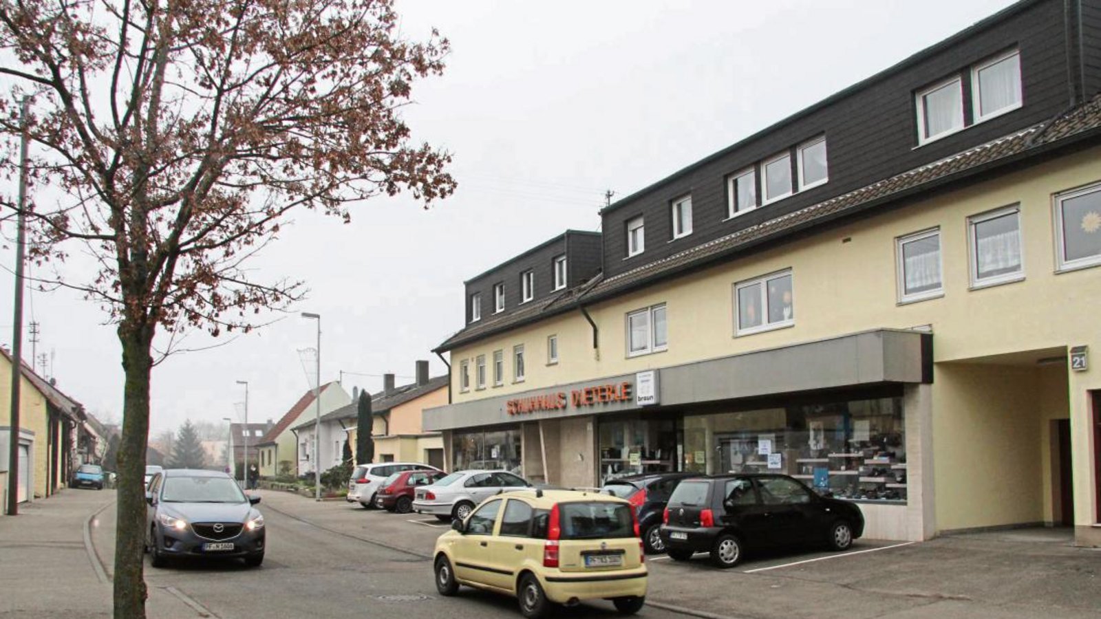 Auch diese Fahrbahnverengung in der Schützinger Straße soll nach dem Willen des Gemeinderats entfernt werden.  Foto: Banholzer