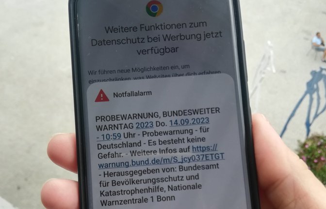 Auch übers Handy wird am Warntag alarmiert. Archivfoto: VKZ/Müller