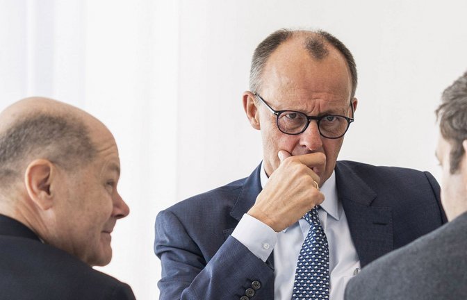 Schmerzhaft, aber nicht überraschend: Die SPD sperrt sich gegen den Plan faktischer Grenzschließungen von CDU-Chef Friedrich Merz (Mitte).<span class='image-autor'>Foto: dpa/Guido Bergmann</span>