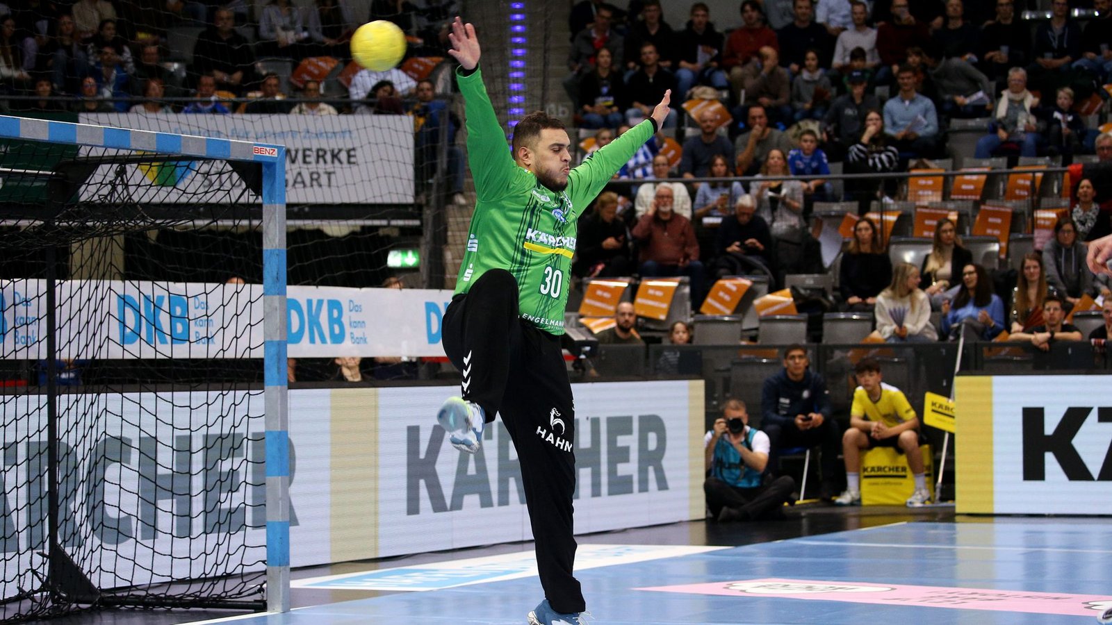 Samir Bellahcene bei seinem Heim-Debüt in StuttgartFoto: Pressefoto Baumann/Julia Rahn