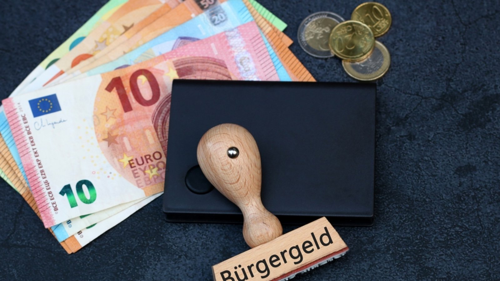 2024 sollen die Regelsätze steigen.Foto: Racamani / shutterstock.com 2024 sollen die Regelsätze steigen.Foto: Racamani / shutterstock.com