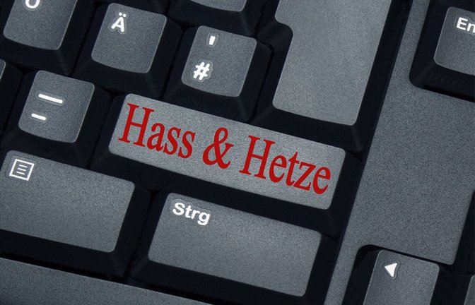 Hass und Netze finden häufig auch im Netz statt.<span class='image-autor'>Foto: imago / /Sascha Steinach</span>