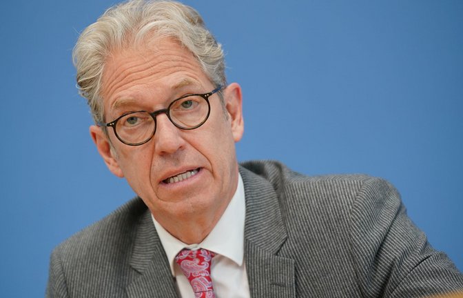 Andreas Gassen, Chef der Kassenärztlichen Bundesvereinigung, will mehr Eigenbeteiligung der Patienten.<span class='image-autor'>Foto: dpa/Michael Kappeler</span>