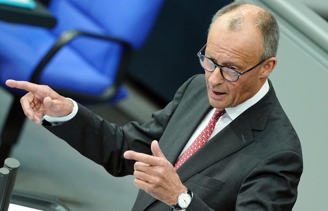 Kanzler Friedrich Merz verteidigt im Bundestag den Entwurf für den Haushalt 2025.<span class='image-autor'>Foto: Kay Nietfeld/dpa</span>