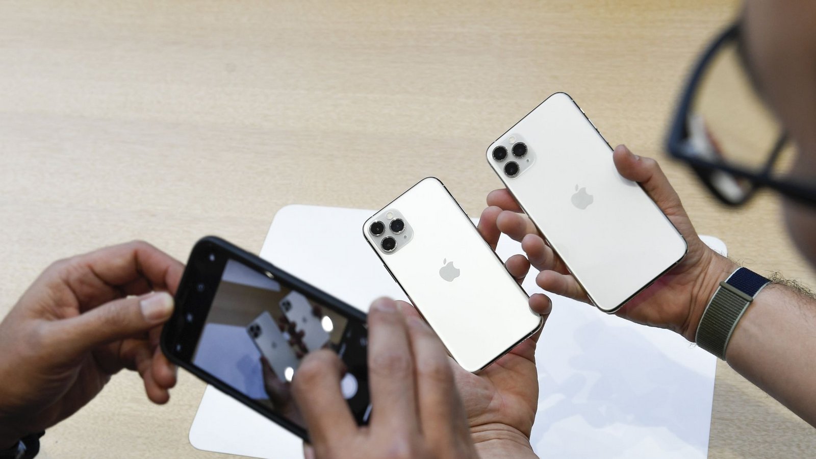 Gerade hochwertige Handys in gutem Zustand – etwa iPhones – lassen sich gut an Plattformen verkaufen.Foto: dpa Gerade hochwertige Handys in gutem Zustand – etwa iPhones – lassen sich gut an Plattformen verkaufen.Foto: dpa