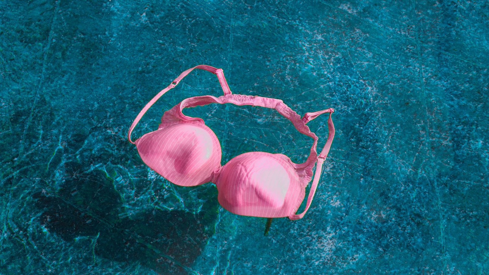 In den Freudenstädter Schwimmbädern müssen Frauen weiterhin ihr Bikini-Oberteil tragen. (Symbolbild)Foto: imago//Sascha Steinach In den Freudenstädter Schwimmbädern müssen Frauen weiterhin ihr Bikini-Oberteil tragen. (Symbolbild)Foto: imago//Sascha Steinach
