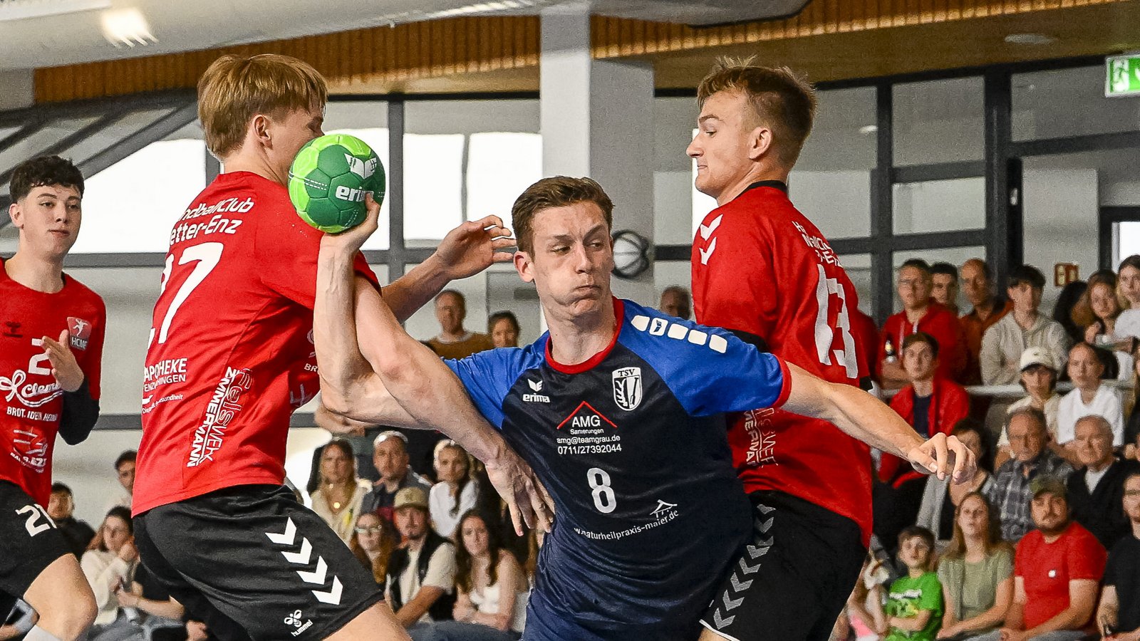 Auch in dieser Saison wird Till Stadelmann (Mitte) vom TSV Oberriexingen im Derby wieder auf den HC Metter-Enz treffen. Foto: Leitner