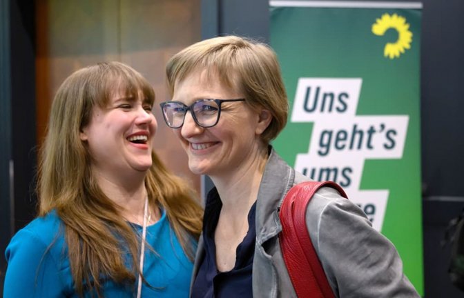 Ricarda Lang (links) und Franziska Brantner - die Politikerinnen aus Baden-Württemberg gehören zu den Unterzeichnerinnen eines Manifests der Männlichkeit, über das die Grünen um Land lieber nicht reden wollen. Foto: Hendrik Schmidt/dpa<span class='image-autor'>Hendrik Schmidt/dpa</span>