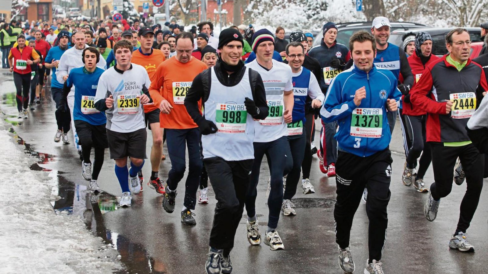 Dass der Bieitgheimer Silvesterlauf im Schnee stattfindet wie vor einigen Jahren, ist eher unwahrscheinlich. Bis Dreikönig reichen glaubwürdige Wettervorhersagen aber noch nicht. Foto: Archiv/Küppers Dass der Bieitgheimer Silvesterlauf im Schnee stattfindet wie vor einigen Jahren, ist eher unwahrscheinlich. Bis Dreikönig reichen glaubwürdige Wettervorhersagen aber noch nicht. Foto: Archiv/Küppers