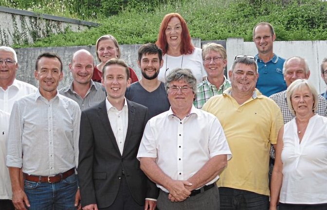 Der neue Rat der Gemeinde Eberdingen vor seiner konstituierenden Sitzung.  Foto: Romanowski