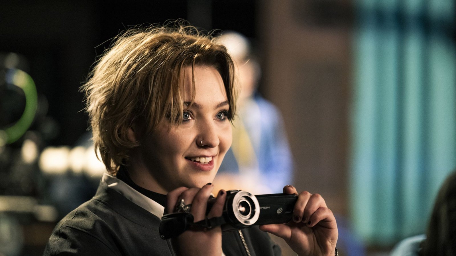 Marie Wolters (Benita Hanse) ist recht neu im Team der Kindersendung. Sie macht dort ein Praktikum und schneidet Material für das „Making-Of“ zur Show zusammen.Foto: WDR/BAVARIA FICTION/Martin Valen Marie Wolters (Benita Hanse) ist recht neu im Team der Kindersendung. Sie macht dort ein Praktikum und schneidet Material für das „Making-Of“ zur Show zusammen.Foto: WDR/BAVARIA FICTION/Martin Valen