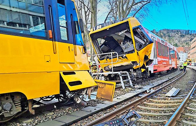 Einer der schwersten Stadtbahnunfälle: Im Februar fuhr eine Bahn auf eine andere auf – die Ursache wird noch ermittelt.<span class='image-autor'>Foto: STZN/Sebastian Steegmüller (Archiv)</span>