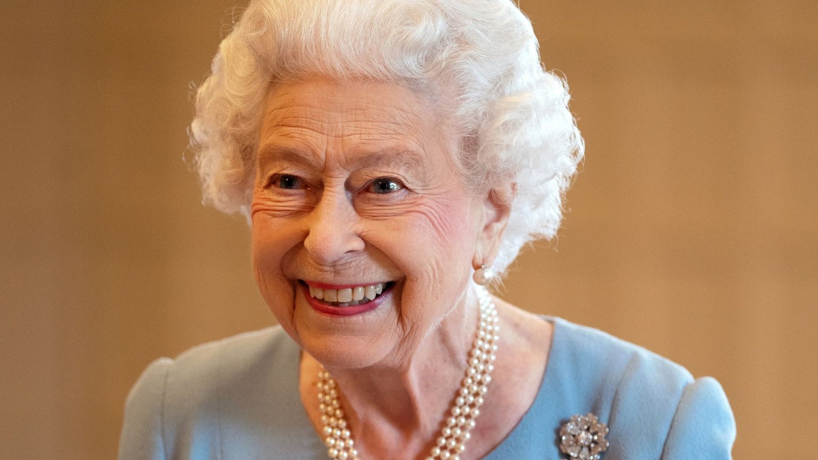 Königin Elizabeth II. geht ihren Pflichten nach - so gut es geht.Foto: Joe Giddens/PA Wire/dpa
