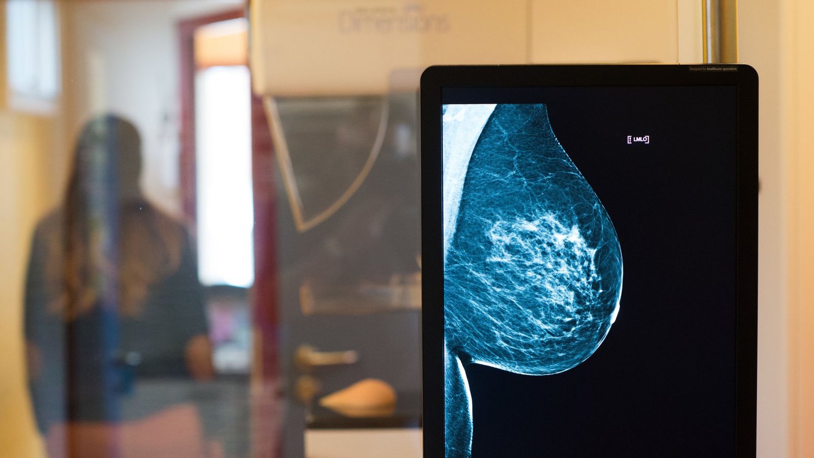 Jedes Jahr erkranken 75 000 Frauen neu an Brustkrebs. Etwa 30 Prozent dieser Frauen haben Kinder im schulpflichtigen Alter.Foto: picture alliance/dpa/Klaus-Dietmar Gabbert Jedes Jahr erkranken 75 000 Frauen neu an Brustkrebs. Etwa 30 Prozent dieser Frauen haben Kinder im schulpflichtigen Alter.Foto: picture alliance/dpa/Klaus-Dietmar Gabbert