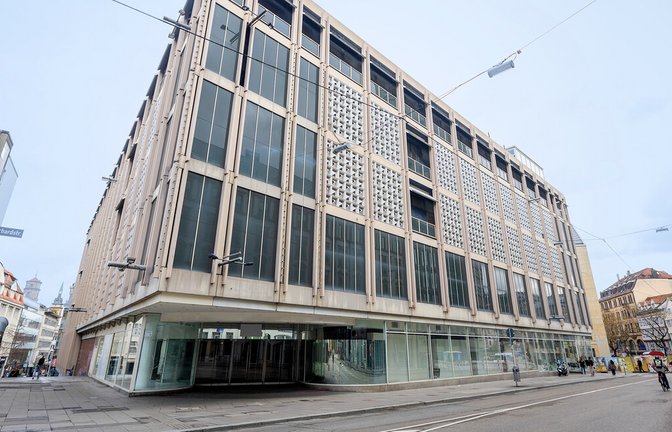 Das Gebäude des ehemaligen Stuttgarter Galeria Kaufhof steht leer – nun wird die IBA’27 mit ihrer Ausstellung einziehen.<span class='image-autor'>Foto: Lichtgut/Christoph Schmidt</span>