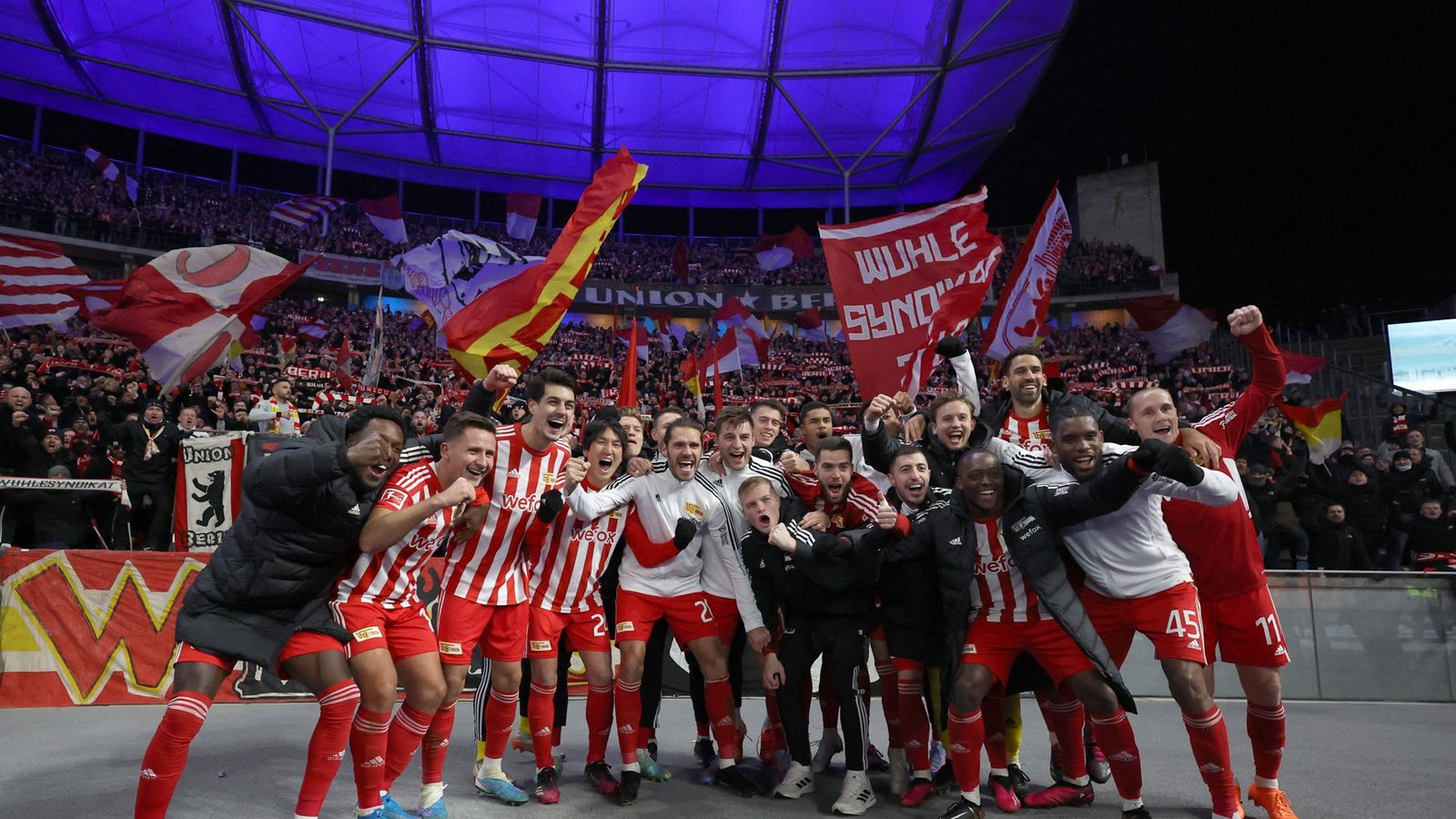 Union feierte den Derby-Sieg.Foto: AFP/RONNY HARTMANN