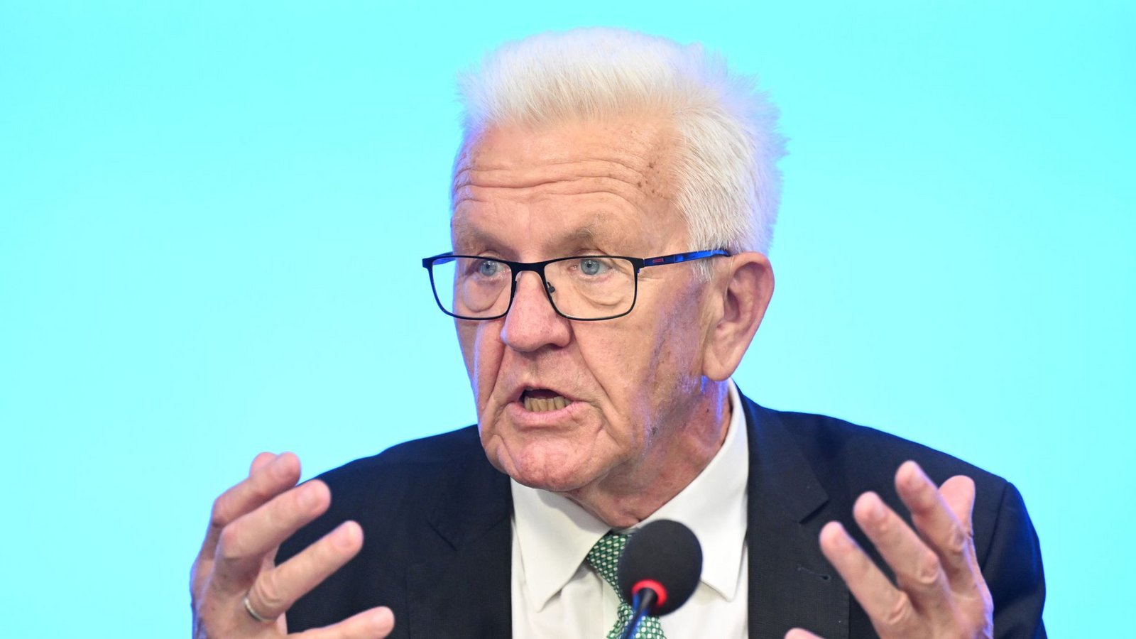 Ministerpräsident Winfried Kretschmann: Wie geht Baden-Württemberg damit um, dass Konflikte aus Eritrea gewaltsam in Stuttgart ausgetragen werden? (Archivbild)Foto: dpa/Bernd Weißbrod