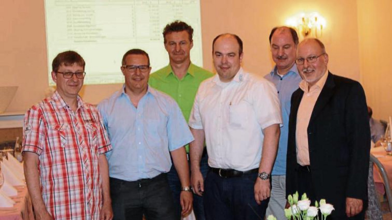 Der neu gewählte Vorstand (v. l.): Christian Bewer, Knut Mitschele (stellvertretender Obermeister), Gerald Friedrich, Matthias Maier, Rainer Widmann und Matthias Klein (Obermeister).  Foto: p
