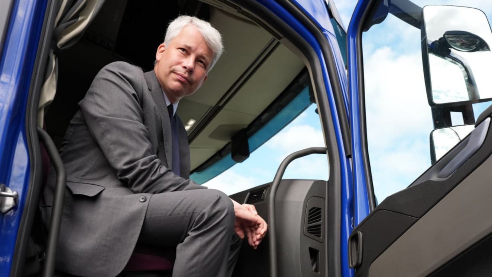 Bundesverkehrsminister Steffen Bilger: Bringt die Aussetzung des Lkw-Sonntagsfahrverbots weniger, als er sich davon erhofft?Marcus Brandt/dpa