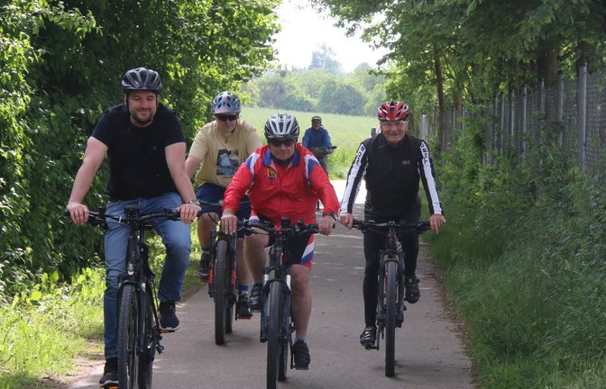 Die Radler kurz vor dem Horrheimer Sportgelände.