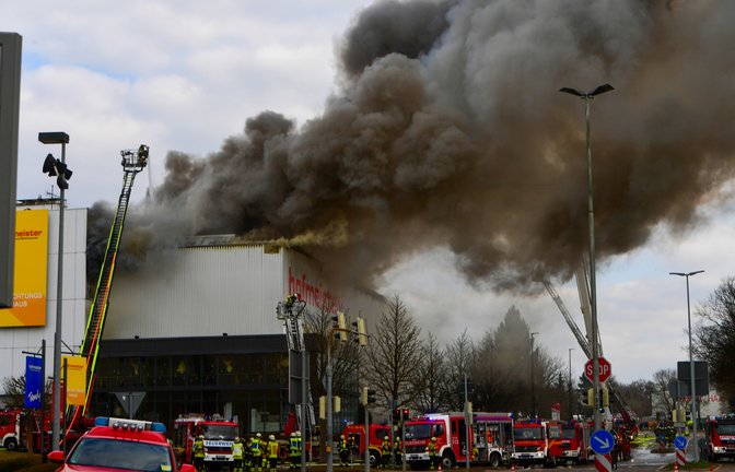 Vor einem Jahr hielt ein Großbrand bei Hofmeister in Bietigheim die Feuerwehren in Atem.  <span class='image-autor'>Foto: Kalb</span>
