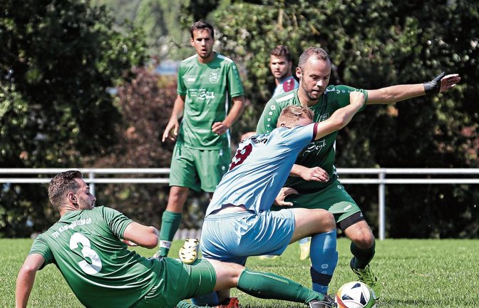 Johannes Gutjahr (links) und Philipp Gutjahr (rechts) haben die Saison mit einer Niederlage begonnen. Seitdem ging es steil bergauf. Foto: Küppers