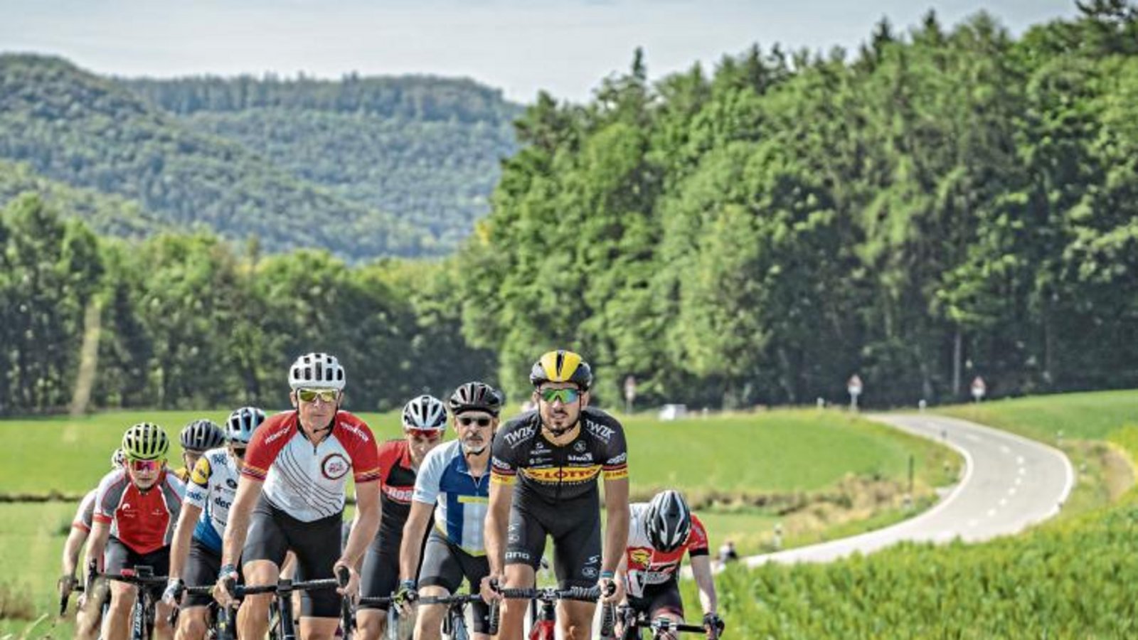 Das Jedermannrennen der Deutschland-Tour führt dieses Jahr durch die Fränkische Schweiz nördlich von Nürnberg. Foto: GFR/Angerer