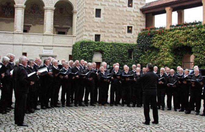 Beim Internationalen Chortreffen in Prag hatten sich der Illinger MPC 2000 und der Frauenchor aus Winsen kennengelernt.  Foto: p