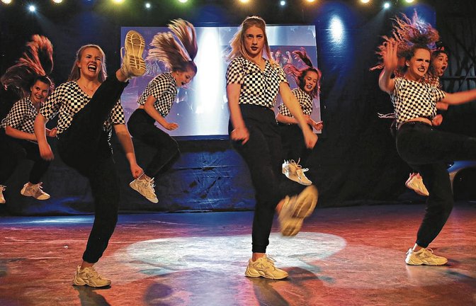 Die Formation Daqueenz von der Dance Company Vaihingen sicherte sich den Titel bei den süddeutschen Meisterschaften der DTHO. Foto: Küppers