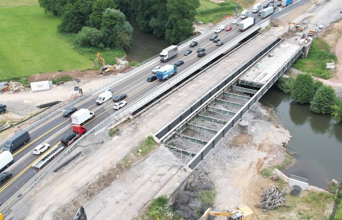Noch steht sie: Blick auf Enzbrücke und B 10-Brücke in Pforzheim.  <span class='image-autor'>Foto: Autobahn GmbH</span>
