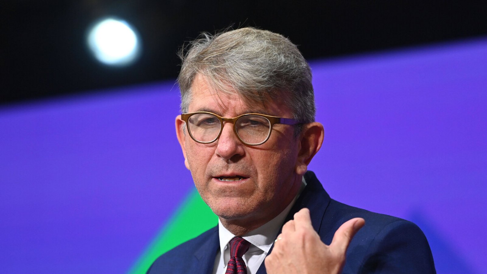 Wo geht es hier bitte zum nächsten Fettnäpfchen? Wenige davon hat Wolfram Weimer bisher ausgelassen.Foto: imago/Sven Simon Wo geht es hier bitte zum nächsten Fettnäpfchen? Wenige davon hat Wolfram Weimer bisher ausgelassen.Foto: imago/Sven Simon