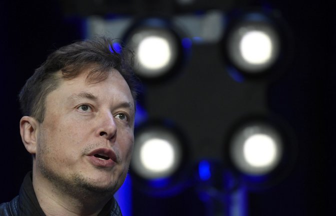 Elon Musk hat im großen Stil Tesla-Aktien verkauft – entgegen früherer Zusagen (Archivbild).<span class='image-autor'>Foto: dpa/Susan Walsh</span>