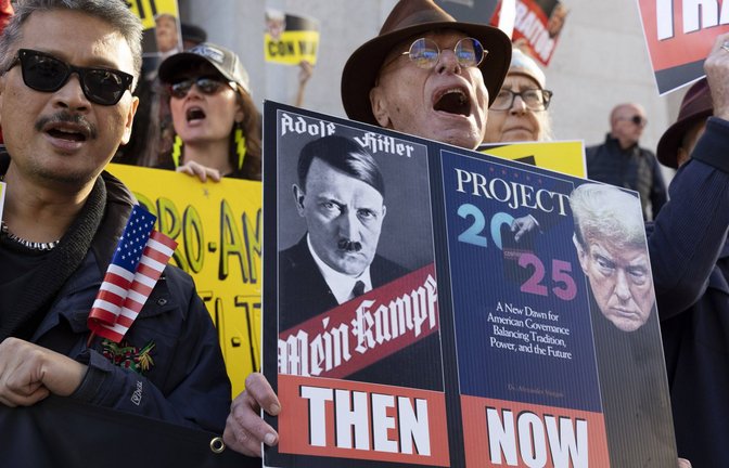 Finsteres Echo aus der Vergangenheit: Anti-Trump-Proteste in New York gegen die autoritäre Unterwanderung der Demokratie<span class='image-autor'>Foto: IMAGO/ZUMA Press Wire</span>