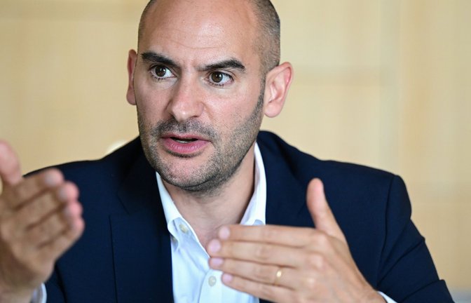 Finanzminister Danyal Bayaz (Grüne) will für künftige Haushalte Rechtssicherheit.<span class='image-autor'>Foto: dpa/Bernd Weißbrod</span>
