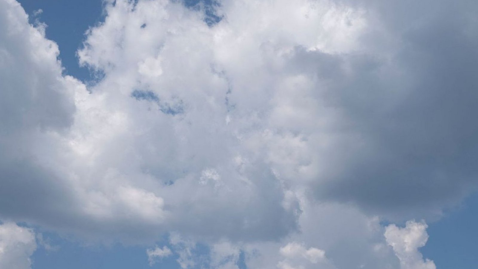 Ein Wetterwechsel kündigt sich laut DWD an. (Symbolbild)Foto: Marijan Murat/dpa